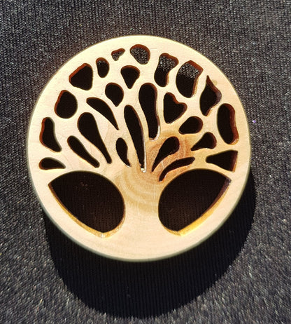 Lebensbaum, Baum des Lebens Kette-Anhänger 40mm aus Zirbenholz mit Lederband tree of life Holz