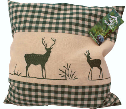 Zirbenkissen grün kariert mit Hirsch Stickerei befüllt mit Zirbenflocken aus Zirbenholz Größe 40x40 cm