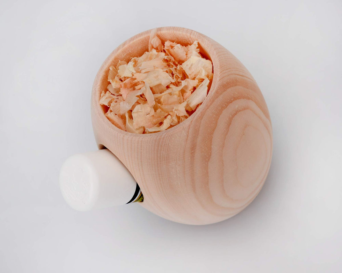 Zirbenfässchen - Zirbenholz Duftset mit Zirbenöl und Zirbenspänen in Geschenkverpackung die Alternative zum Zirbenwürfel