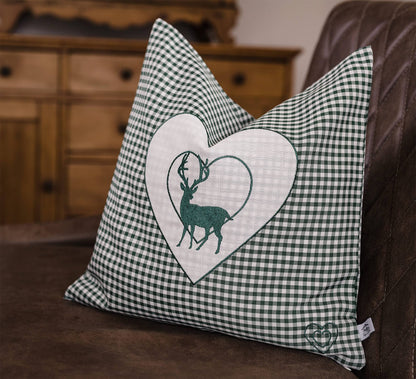Zirbenkissen Bestickt mit Hirsch und Herz grün karriert Größe 40x40 cm befüllt mit Zirbenflocken aus Zirbenholz